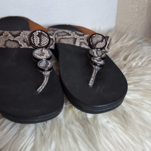Fit Flop Faux Snake Halo Platform Sandals 9 - Picture 8 of 9